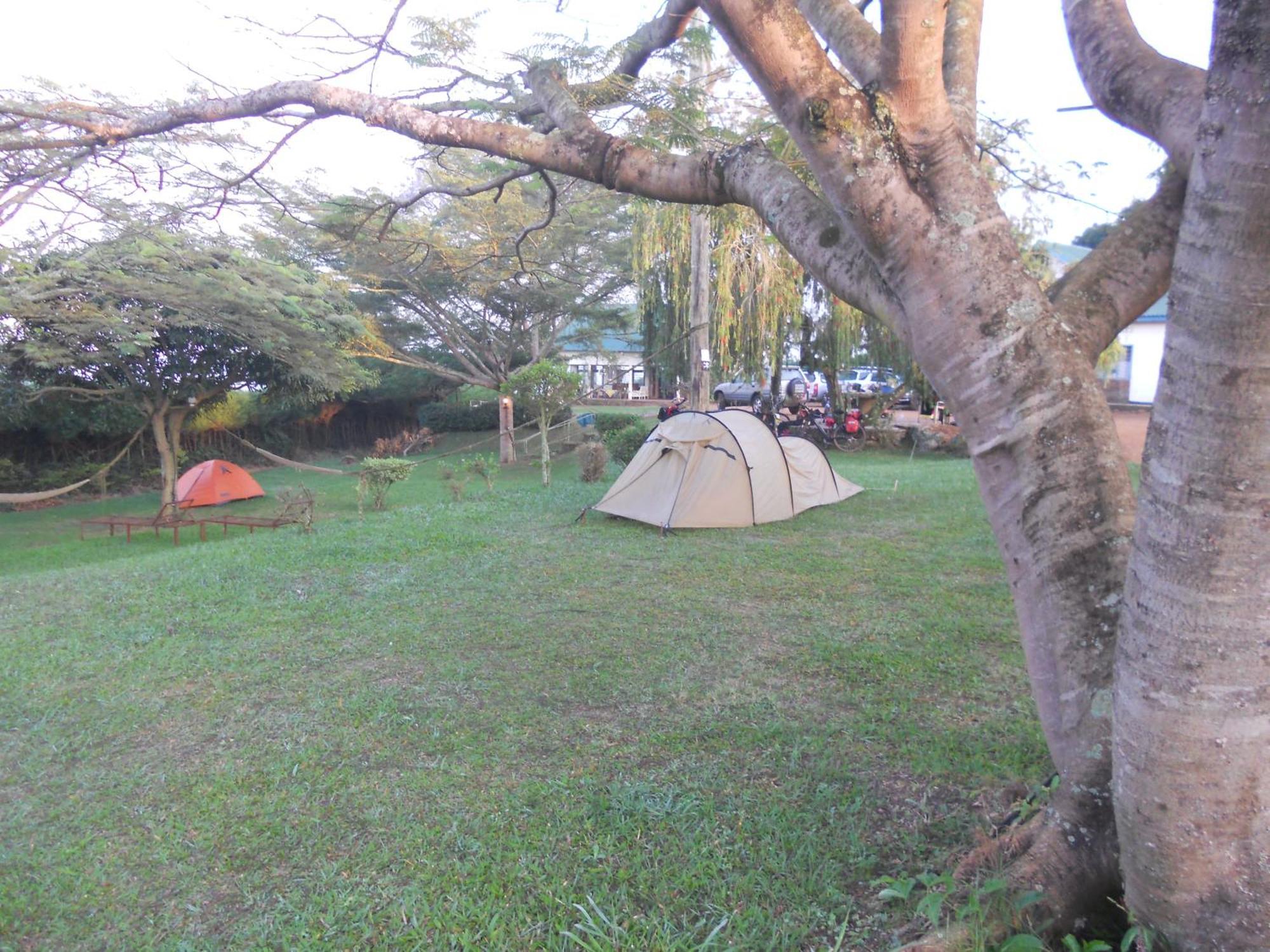 Masaka Backpackers, Tourists Cottage&Campsite Exteriör bild