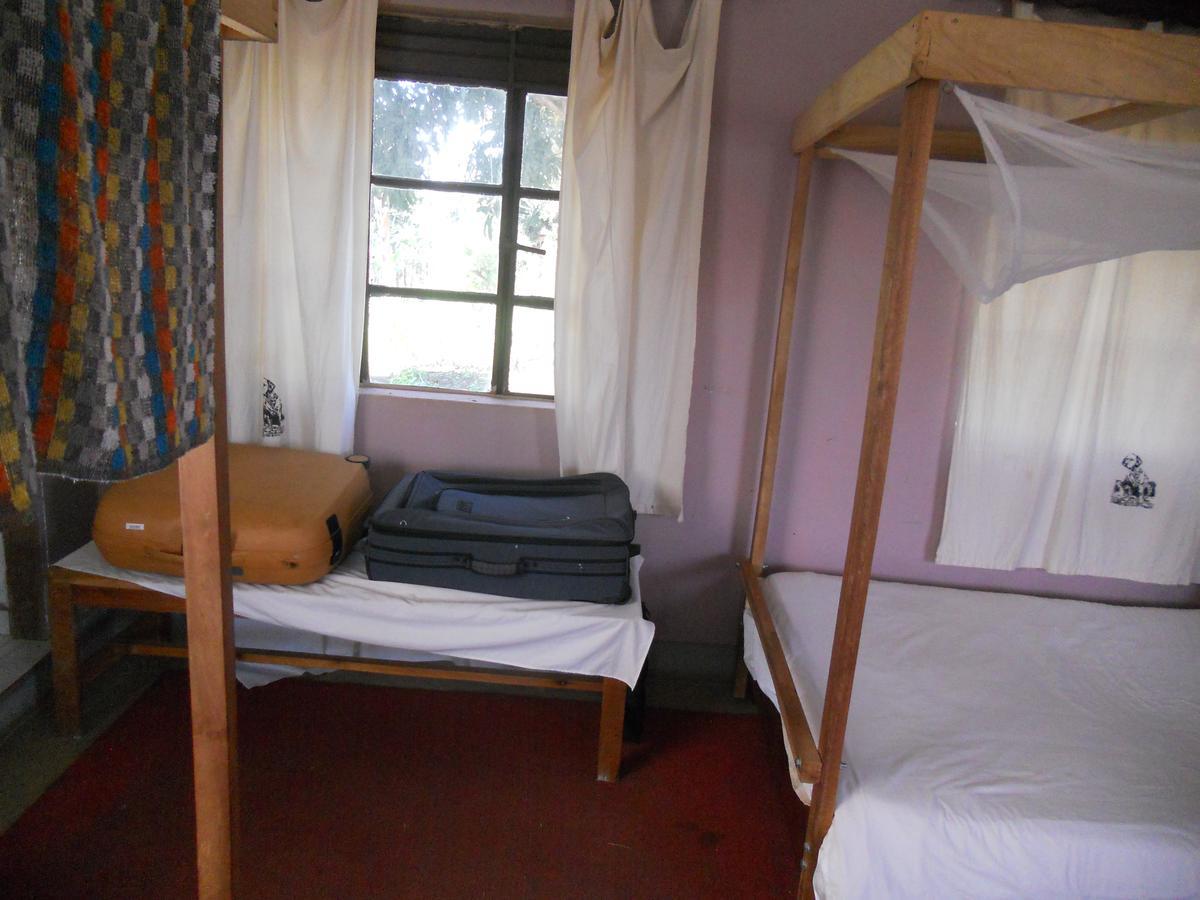 Masaka Backpackers, Tourists Cottage&Campsite Exteriör bild